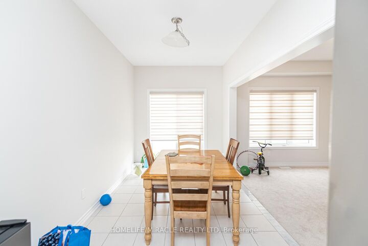 82 Baker Street — photo 1