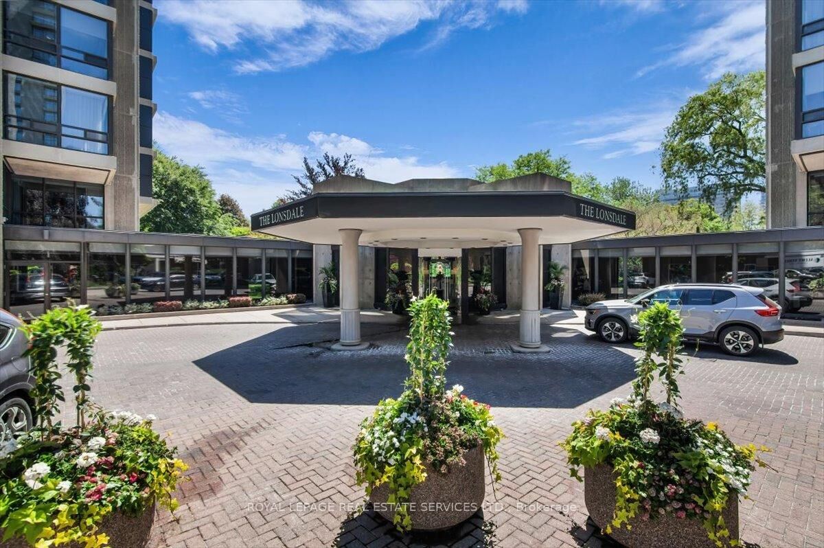 Property Photo: 619 Avenue Road 1104 ON M4V 2K6