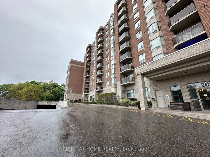 2088 Lawrence Avenue W 702 — photo 1
