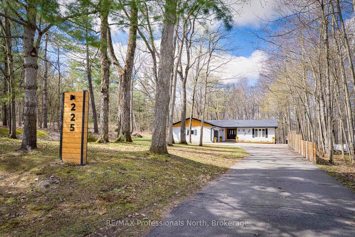 225 Blanchard Street W — photo 1