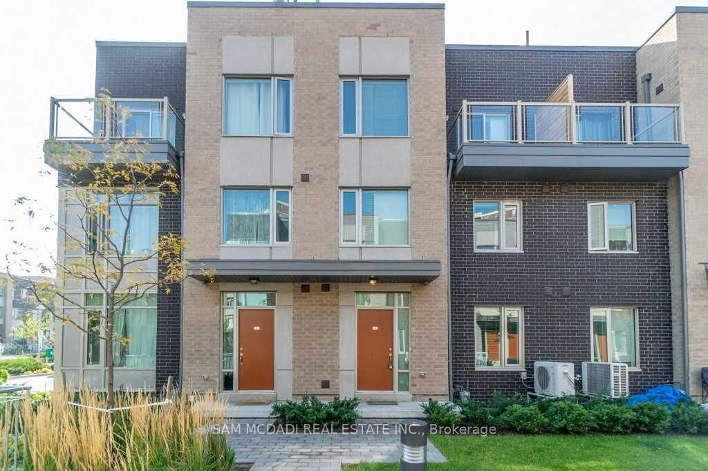 Property Photo: 22 Applewood Lane 33 ON M9C 2Z7