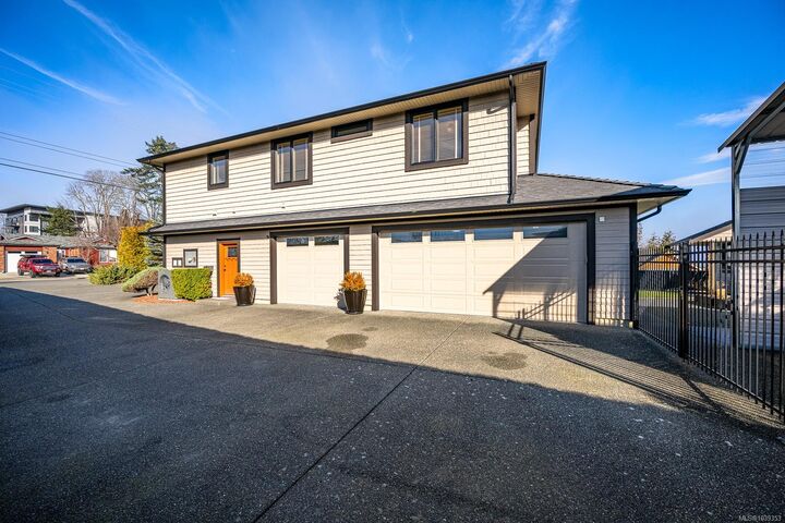 Property Photo: 91 Larwood Rd BC V9W 1S3