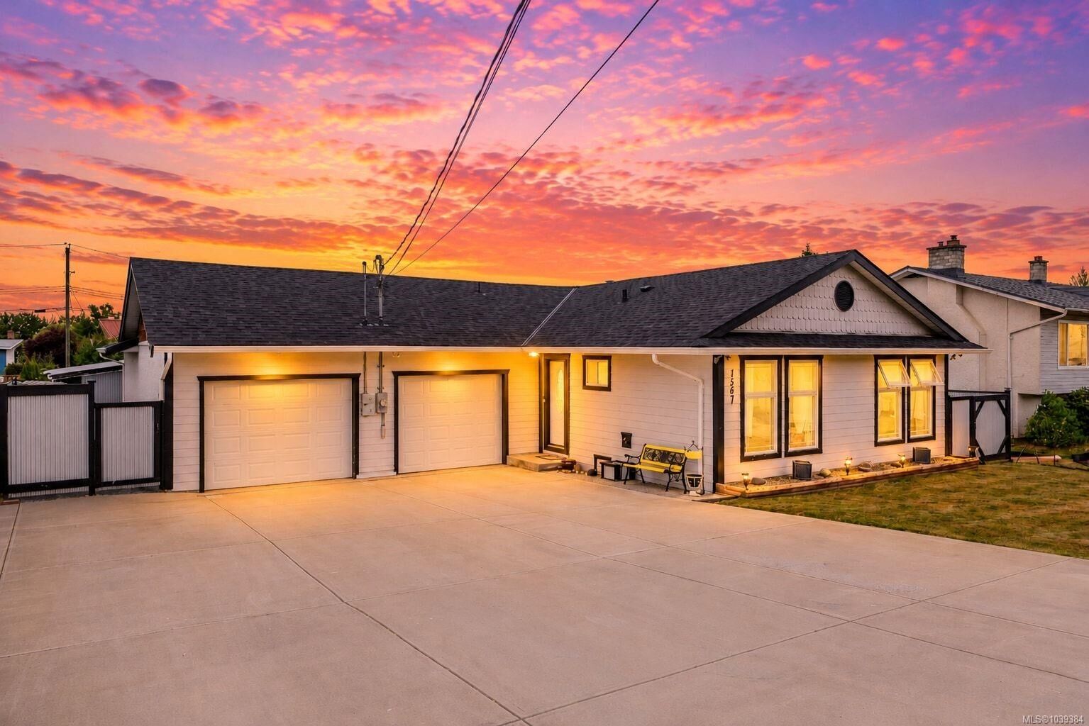 Property Photo:  1567 Pauline St  BC V0R 1R0 