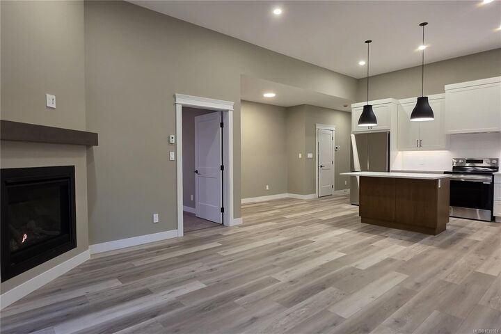 Property Photo:  343 Arizona Dr #2  BC V9H 0C6 