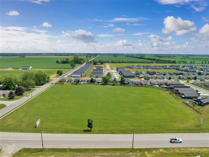 Property Photo:  900 Park Avenue West  ON N7M 0M9 