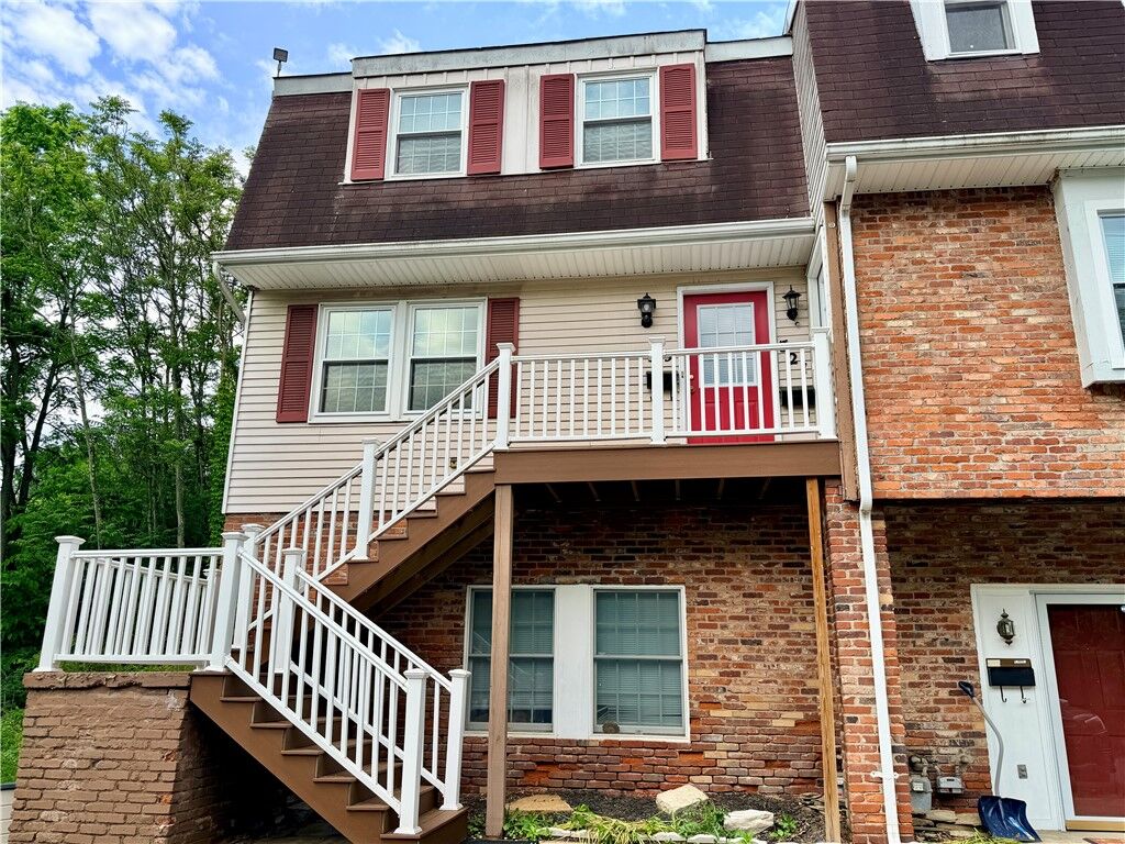 Property Photo: 319 Hunting Creek Rd PA 15317