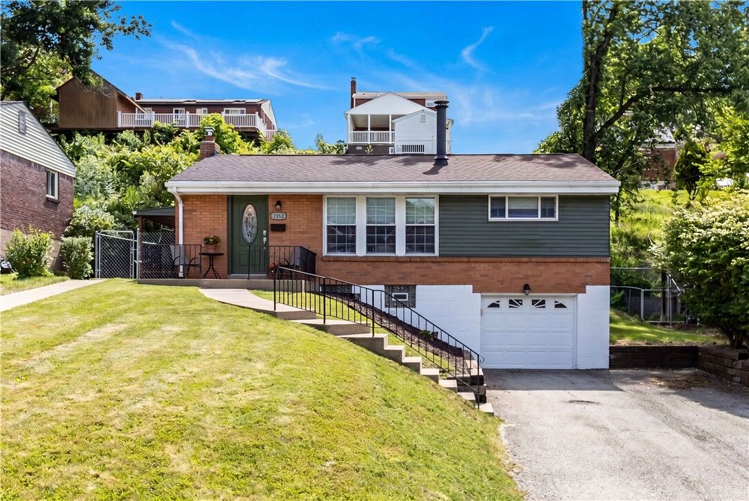 Property Photo:  3384 Columbia Drive  PA 15234 