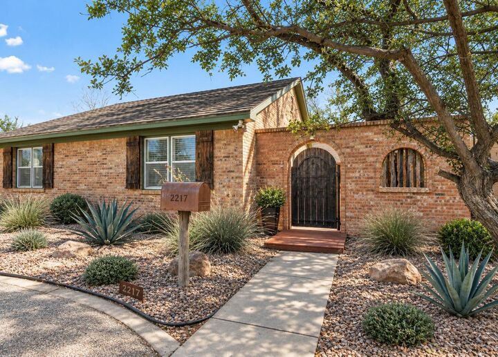 Property Photo: 2217 Peach Tree Street TX 79109-1922