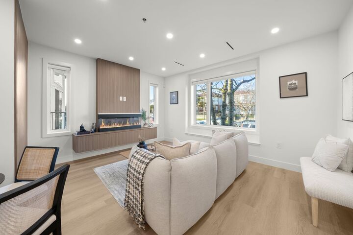 Property Photo: 1278 E 63rd Avenue 1 BC V5X 2L4