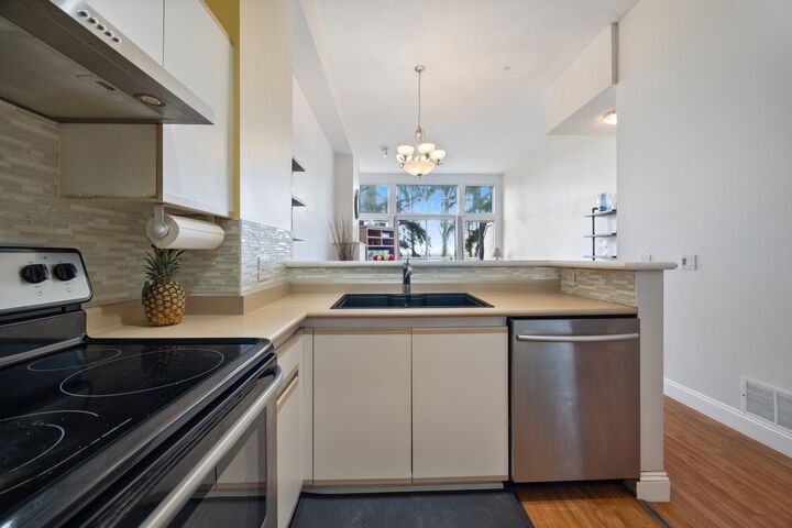 Property Photo: 3586 Rainier Place 5 BC V5S 4T3