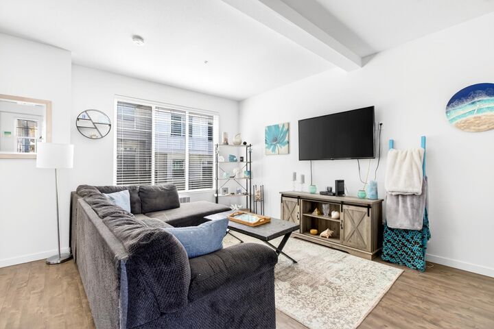 Property Photo: 11272 240 Street 7 BC V2W 0J8