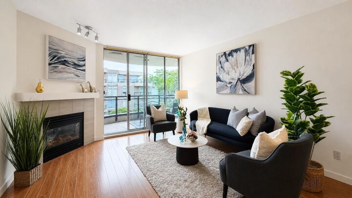 Property Photo: 8480 Granville Avenue 301 BC V6Y 4E8