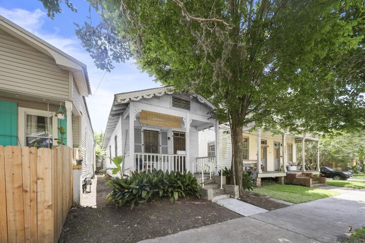 Property Photo: 655 Napoleon St LA 70802