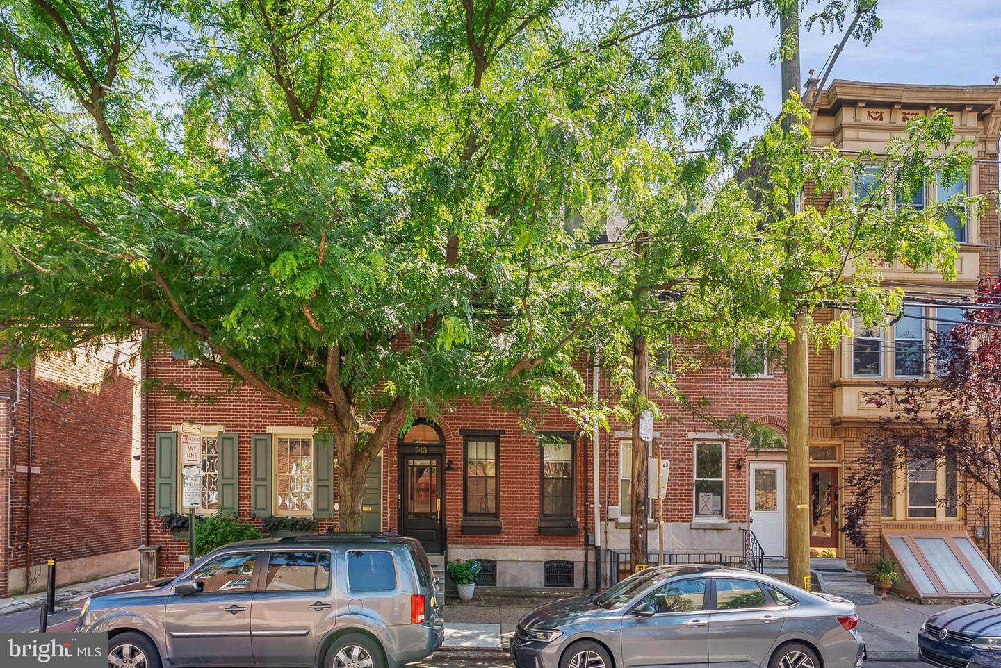 Property Photo:  240 Christian Street  PA 19147 