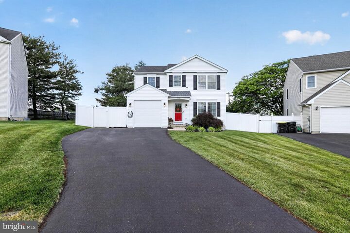 Property Photo:  536 Whitford Circle  PA 18969 
