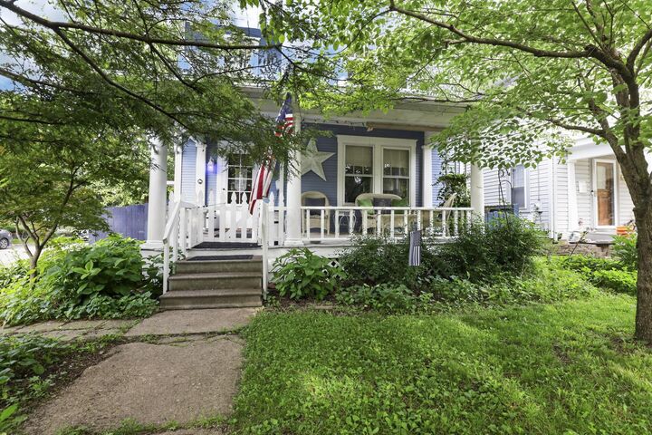 Property Photo:  302 N Franklin Street  OH 43015 