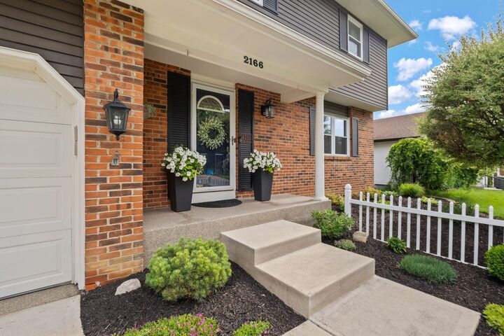Property Photo: 2166 Blackoak Avenue OH 43229