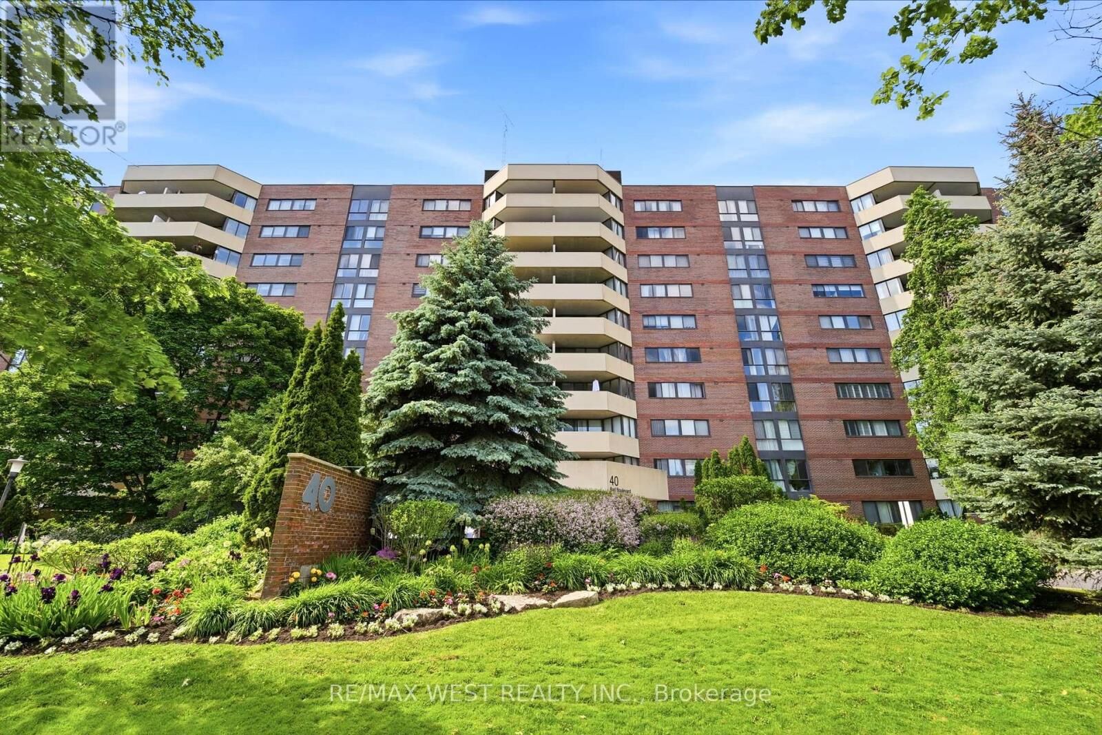 Property Photo:  40 Baif Boulevard 311  ON L4C 5M9 
