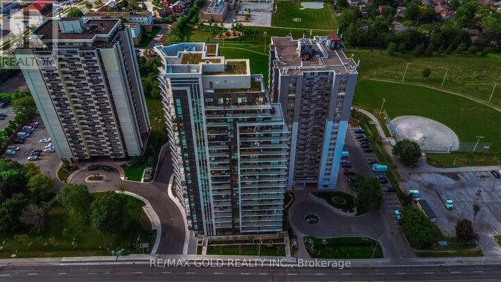 Property Photo:  1461 Lawrence Avenue West 1305  ON M6L 0A6 