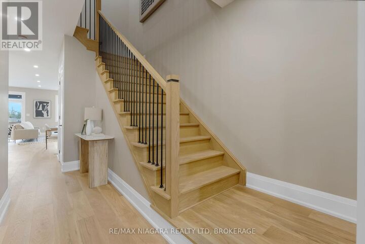Property Photo: 6204 Curlin Crescent ON L2H 0B8