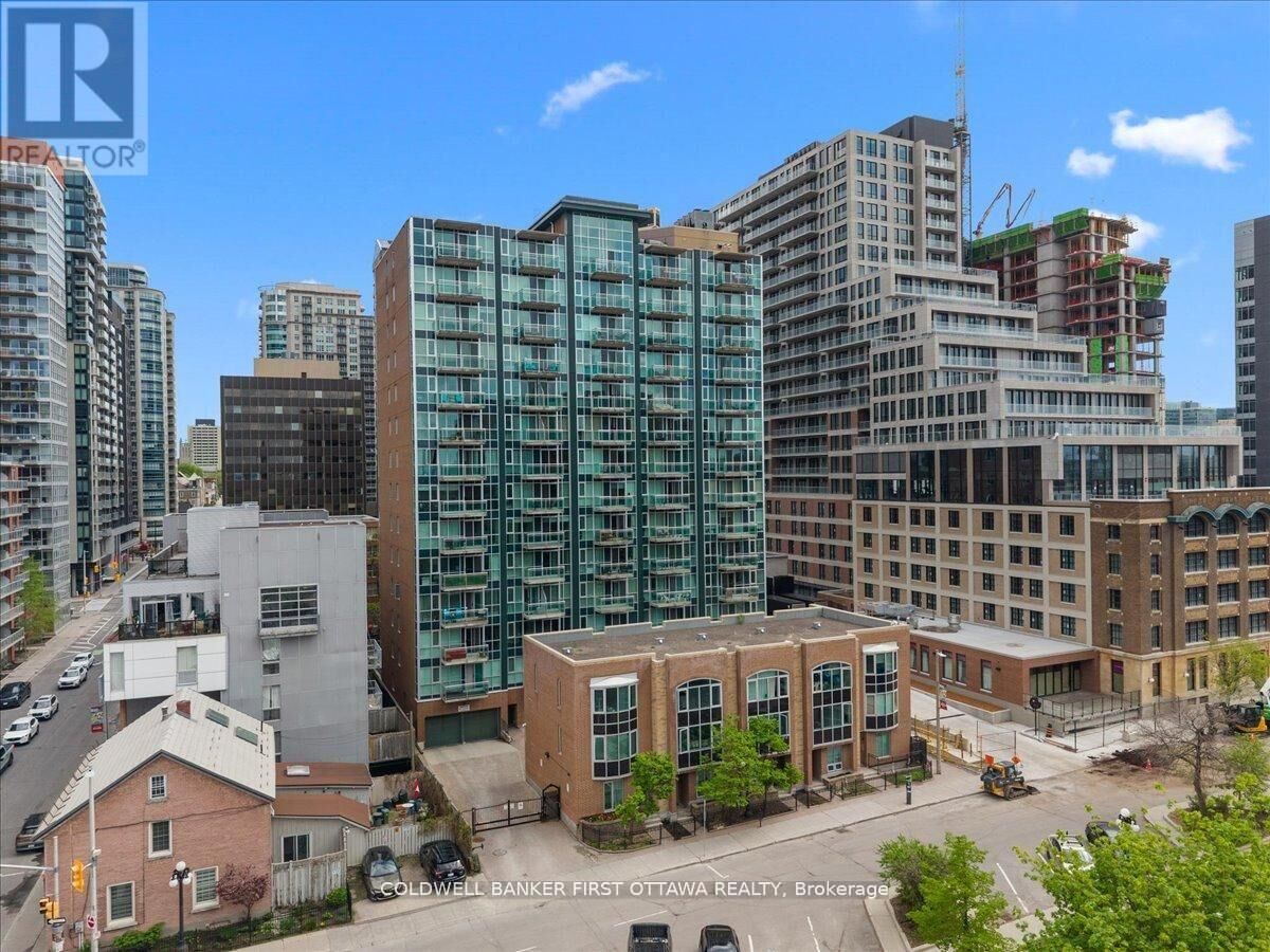 Property Photo:  134 York Street 305  ON K1N 1K8 