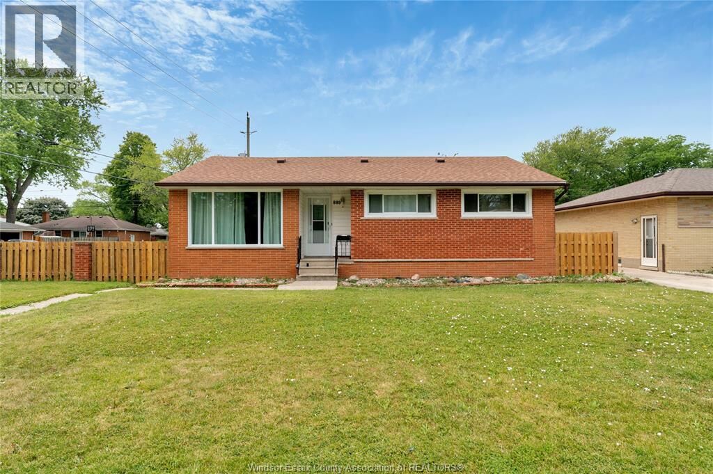 Property Photo: 889 Riverdale ON N8S 4C2