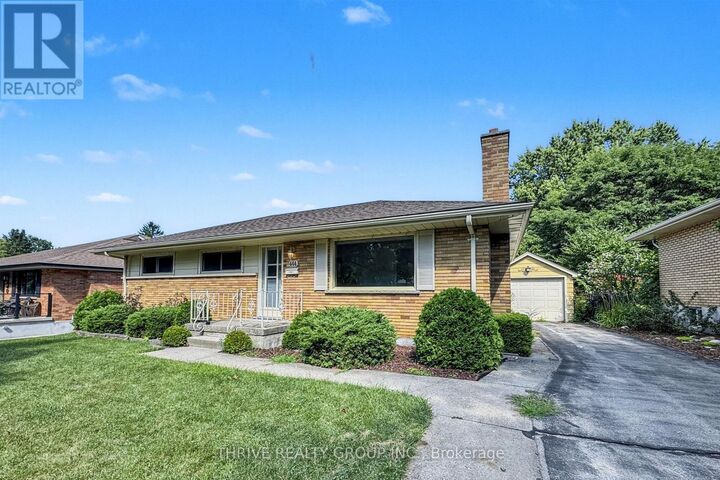 Property Photo: 444 Ridgewood Crescent Lower ON N6J 3H5