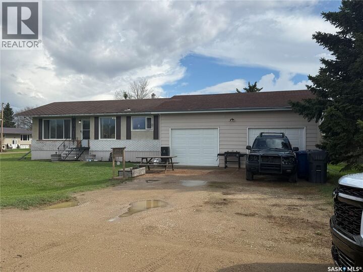 Property Photo:  401 Golspie Street  SK S0G 0V0 