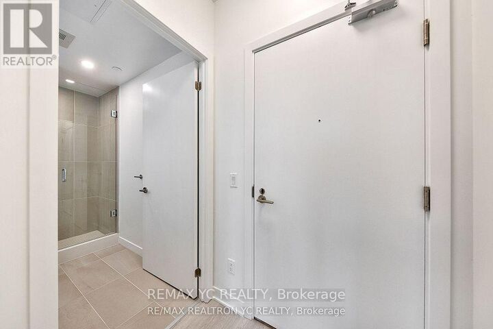 Property Photo: 185 Alberta Avenue 805 ON M6C 0A5