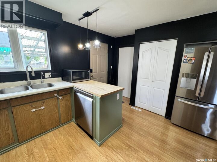 Property Photo:  308 7th Avenue W  SK S0K 0M0 