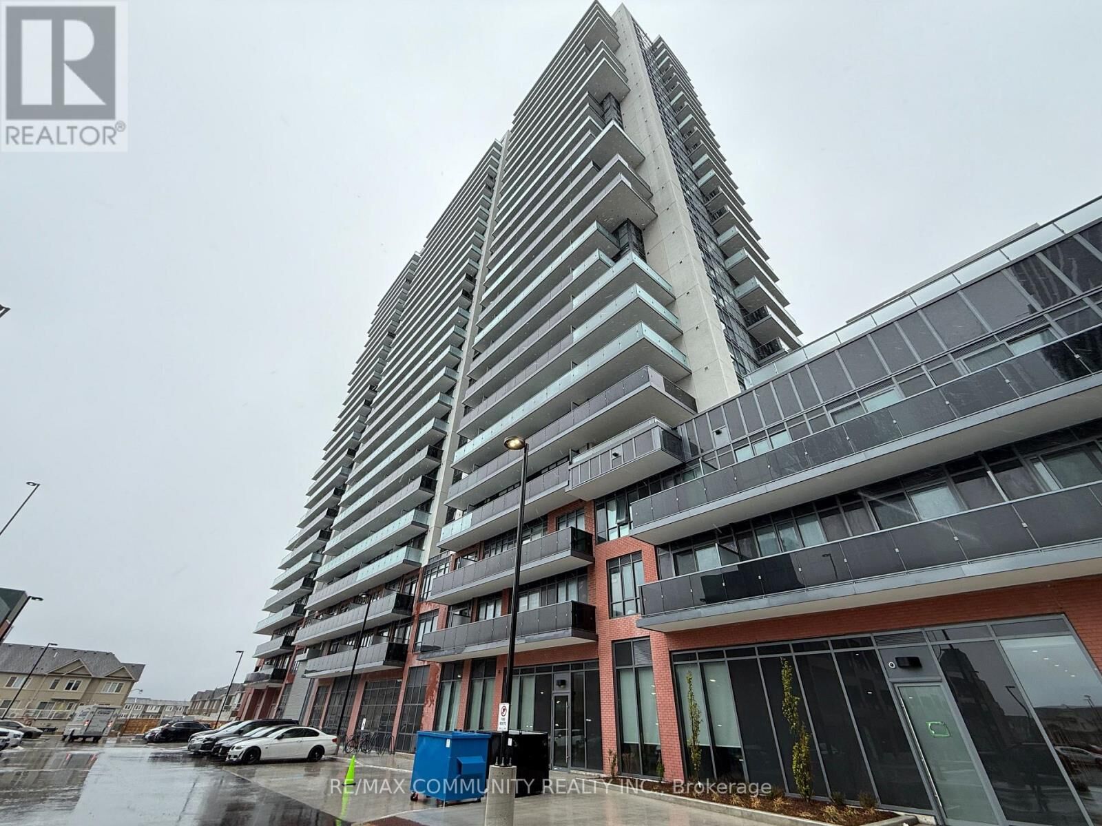 Property Photo: 2545 Simcoe Street North 2611 ON L1L 0W3