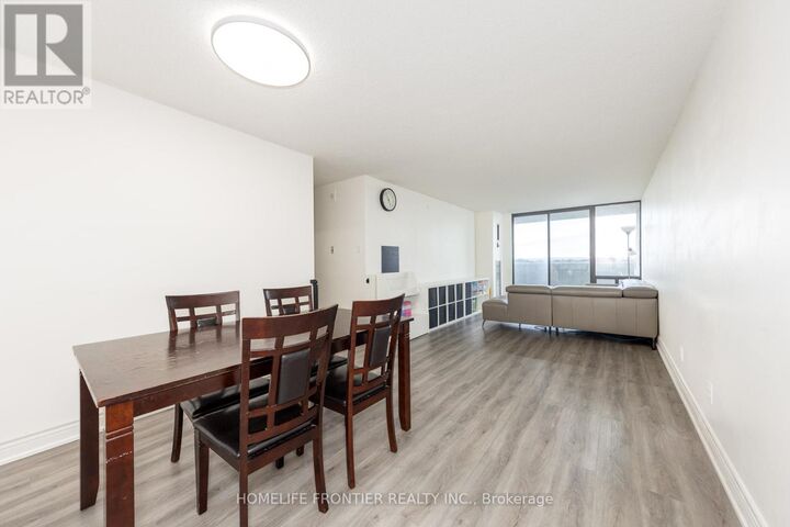 Photo de la propriété:  10 Tangreen Court 608  ON M2M 4B9 