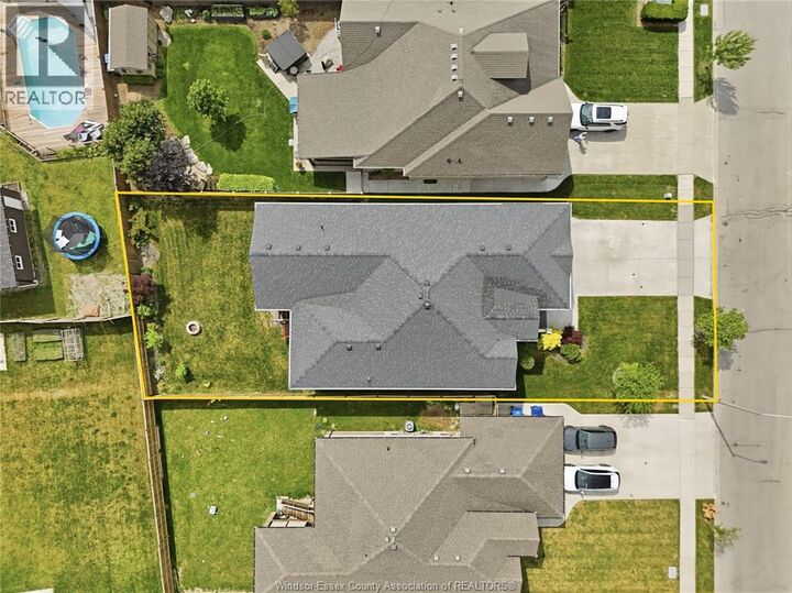 Property Photo:  227 Summer Street  ON N8L 0G6 