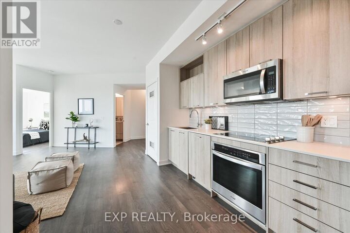 Property Photo:  120 Eagle Rock Way 1006  ON L6A 5C2 