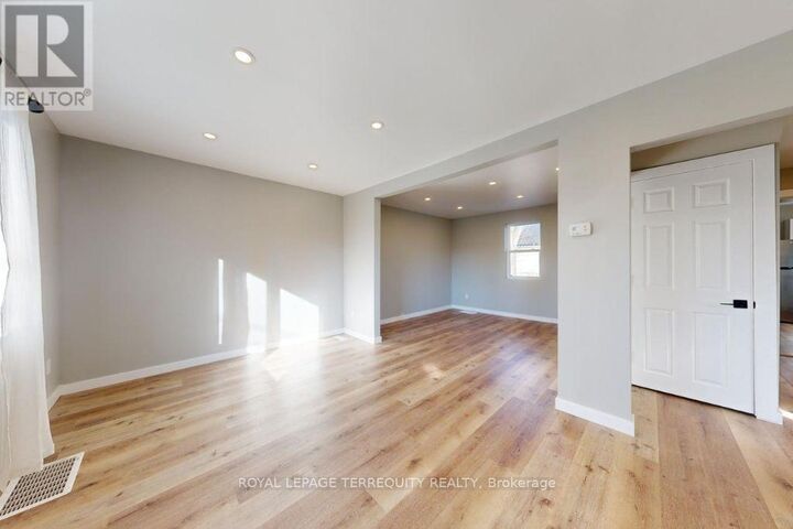 Property Photo:  77 Glenburn Avenue  ON M4B 2X7 