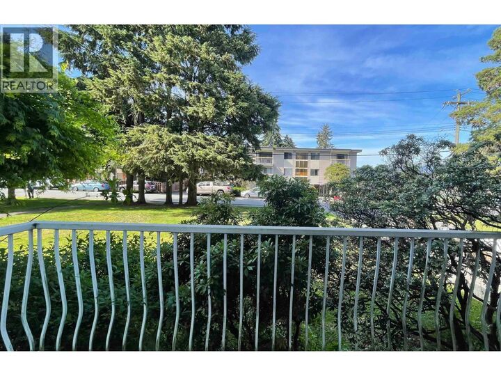 Photo de la propriété:  5127 Irving Street 101  BC V5H 1T6 