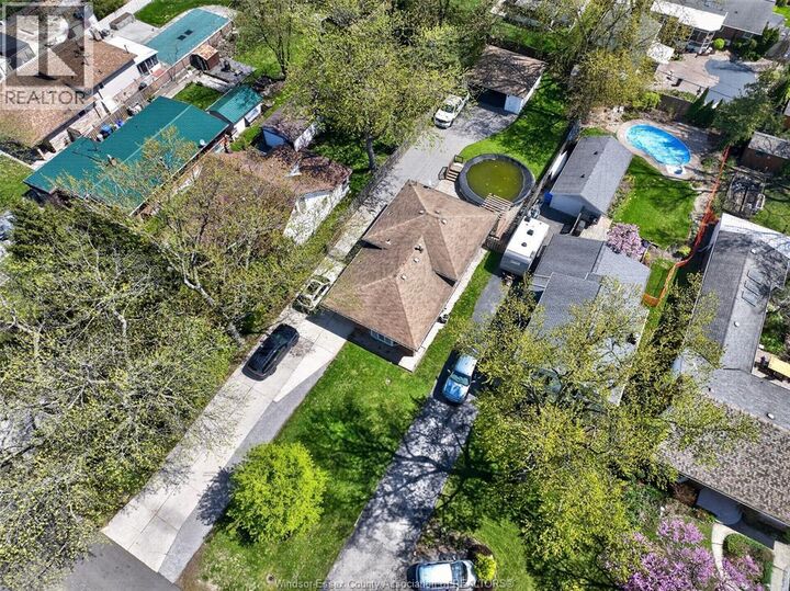 Property Photo: 226 Edgewater Boulevard ON N8N 2H2