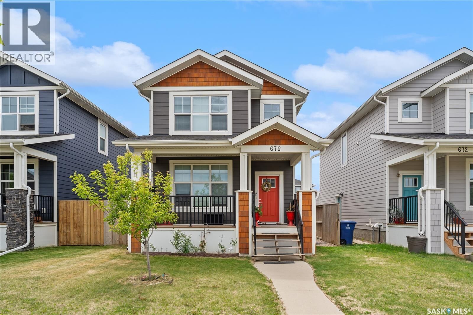Property Photo: 676 Meadows Boulevard SK S7V 0M5