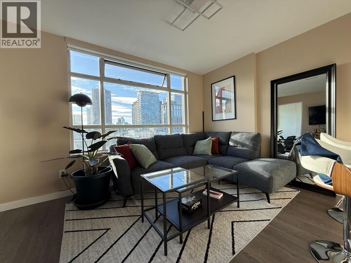 Property Photo:  438 Seymour Street 1701  BC V6B 6H4 