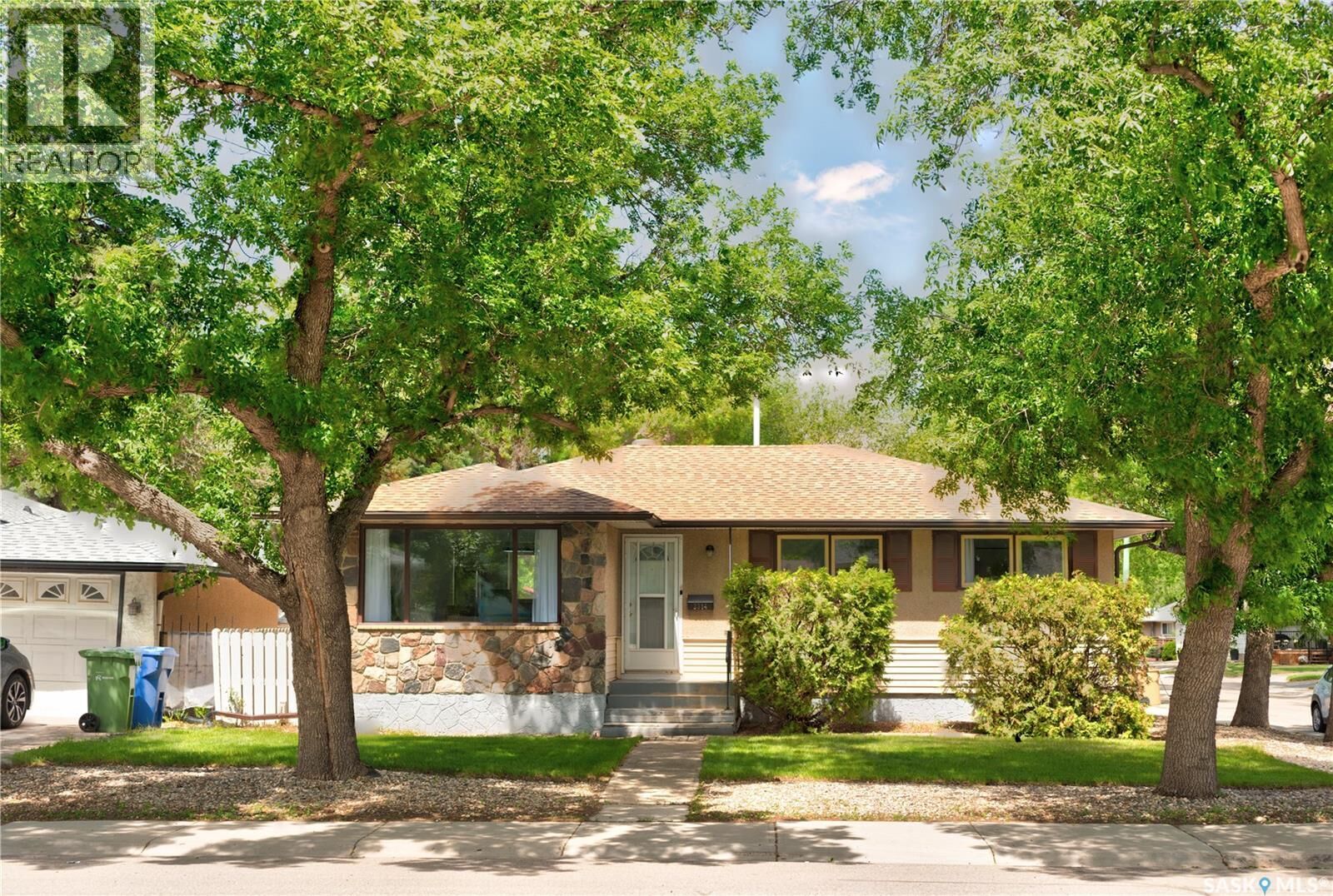 Property Photo:  2314 Dewdney Avenue E  SK S4N 4E1 