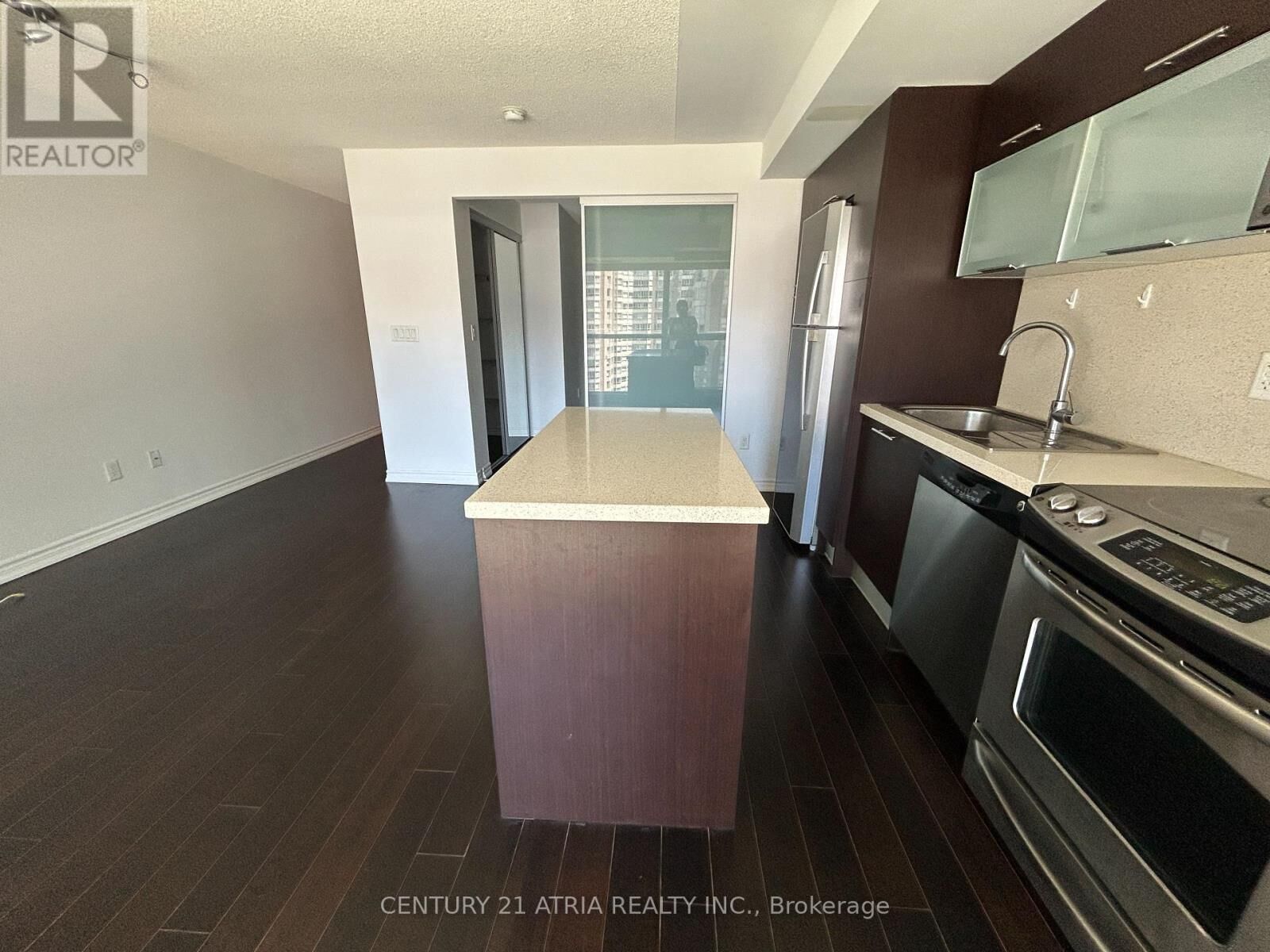 Property Photo: 386 Yonge Street 1019 ON M5B 0A5