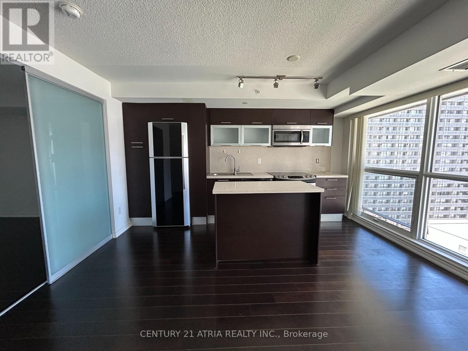 Property Photo:  386 Yonge Street 1019  ON M5B 0A5 