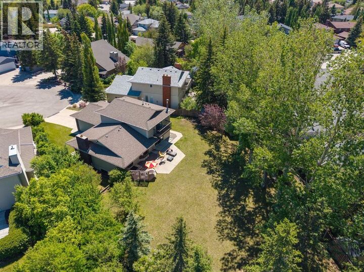 Property Photo: 243 Silvergrove Place Northwest AB T3B 4T5