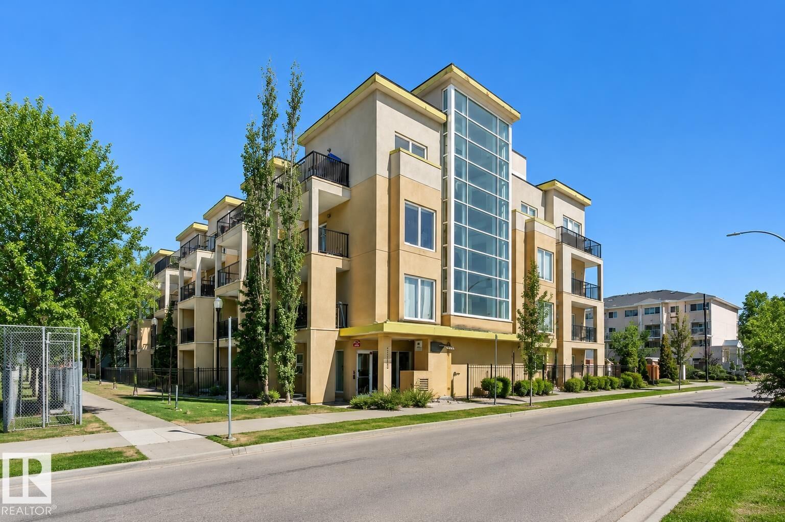 Property Photo: 11203 103A Avenue NW 408 AB T5K 2E4