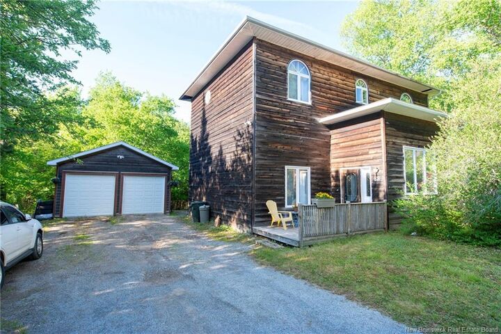 13 Iona Avenue — photo 1