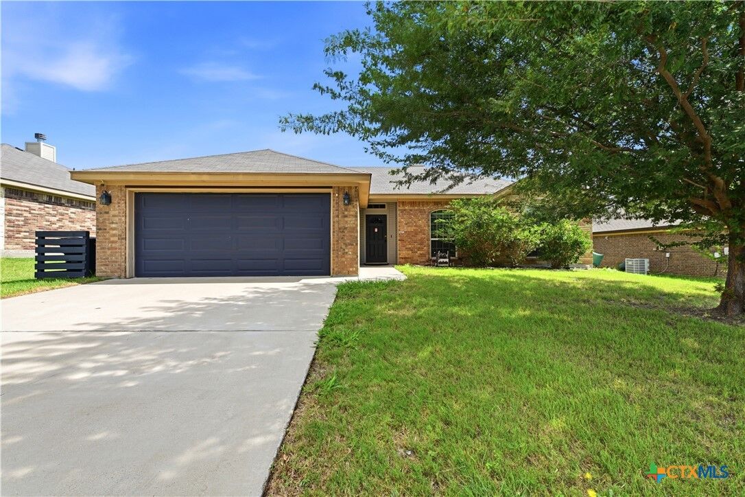 Property Photo: 3711 Appalachian Trail TX 76549