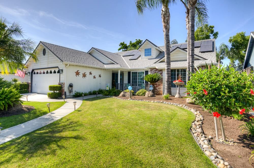 Property Photo:  1854 E Brandywine Lane  CA 93720 