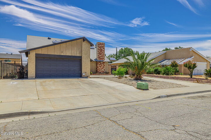 Property Photo:  44740 Calston Avenue  CA 93535 