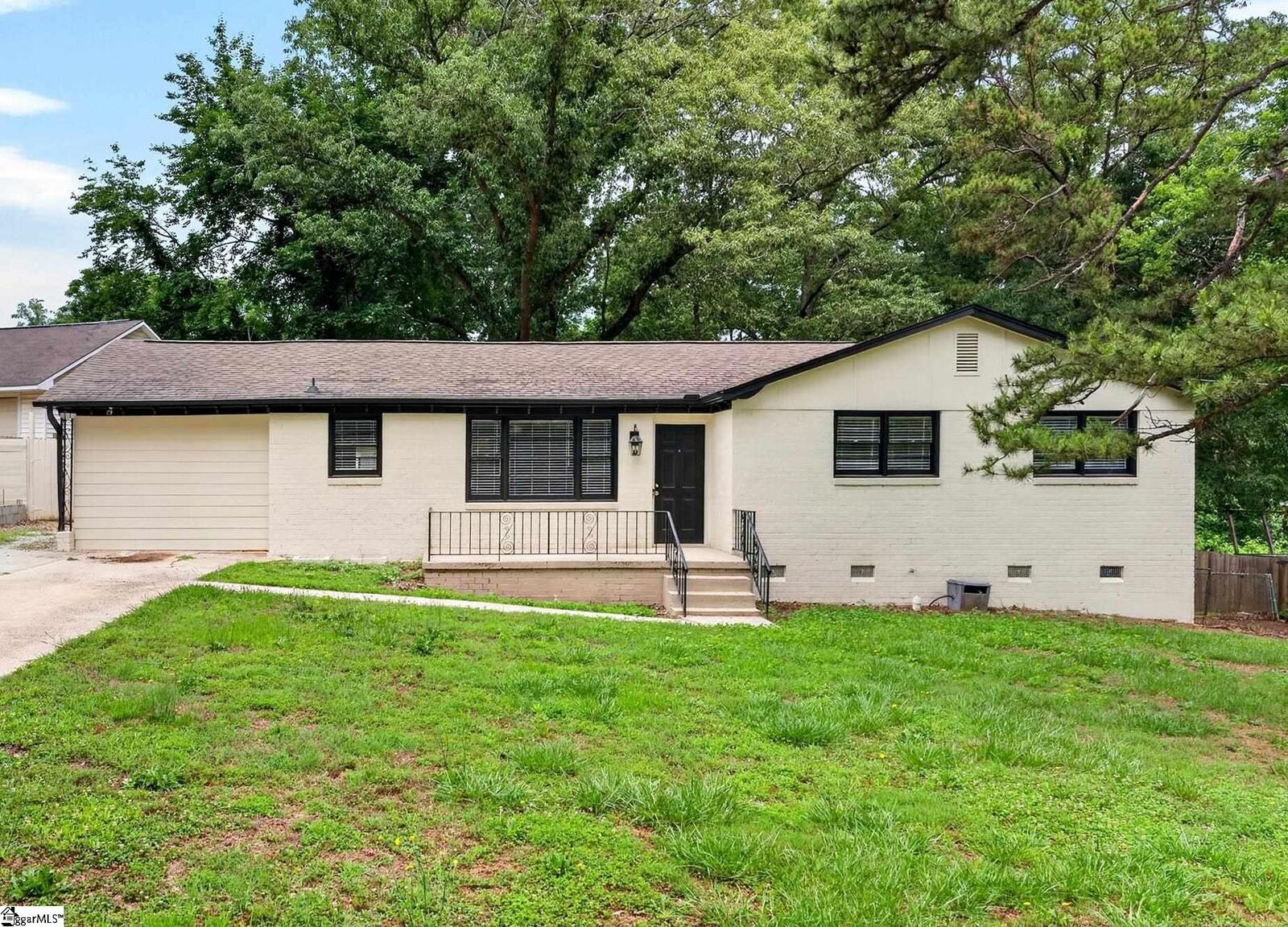 Property Photo:  1 Woodleigh Drive  SC 29687 