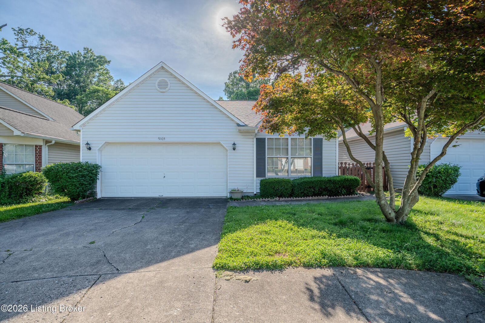 Property Photo: 9103 Hampton Ridge Ct KY 40220